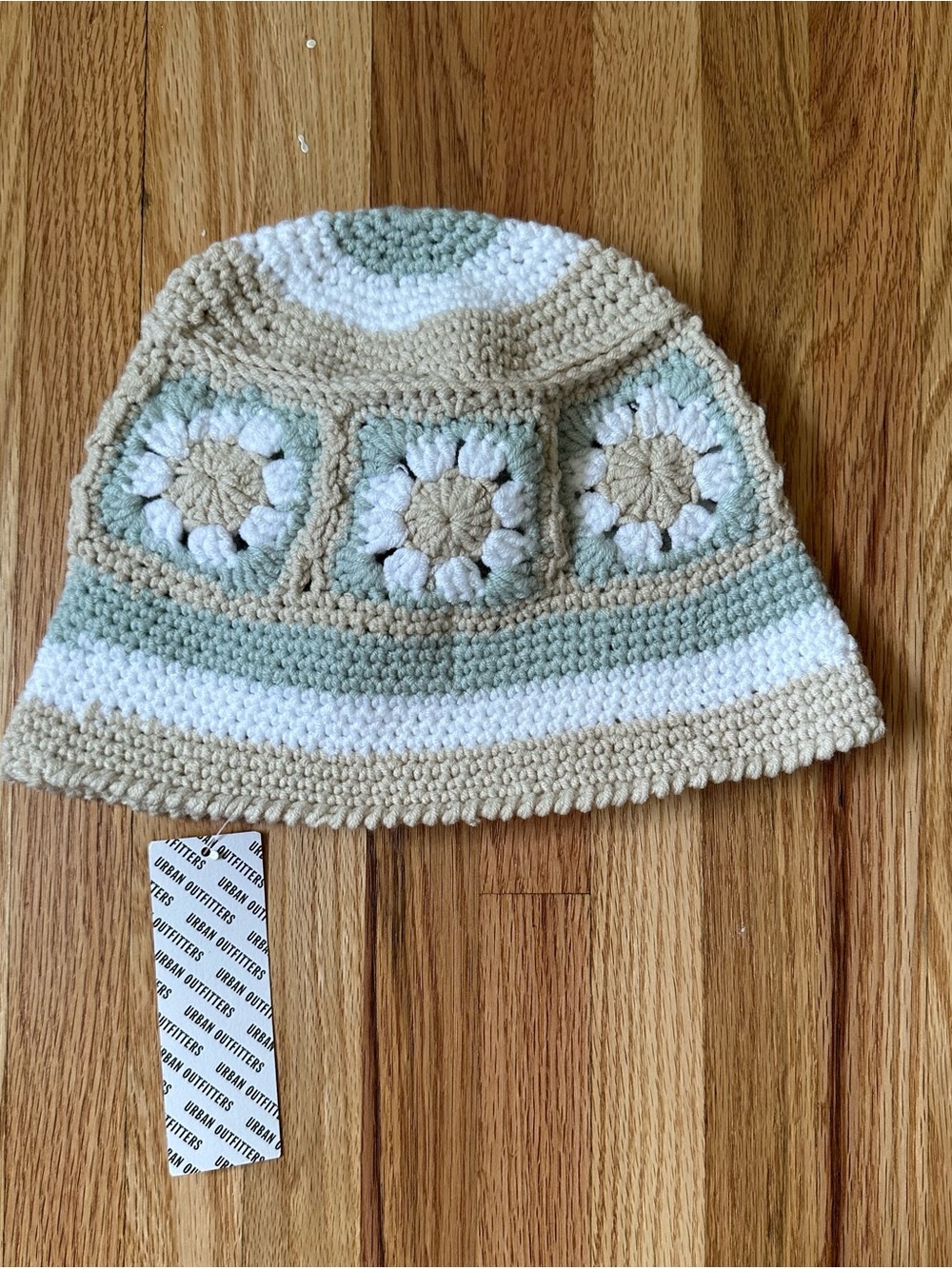 NWT Urban Outfitters Crochet Knit Style Flower Bucket Hat